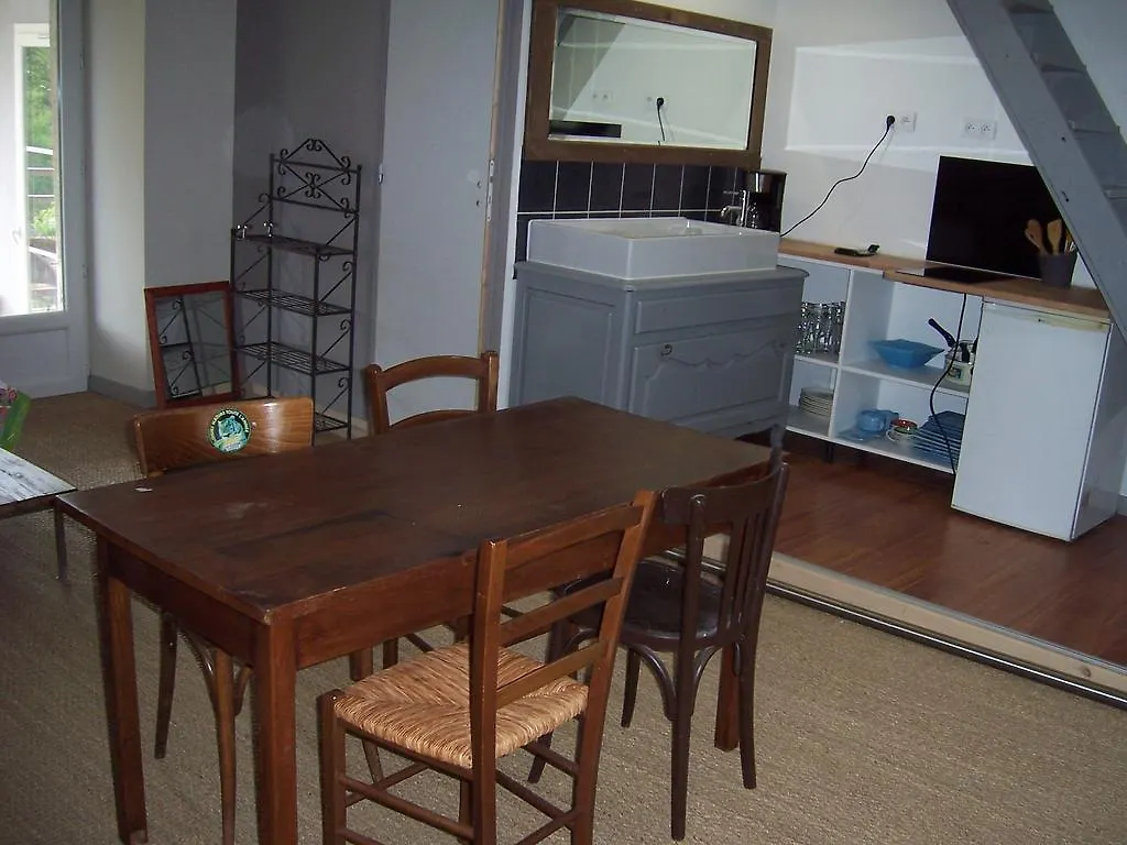 Holiday home Gite Le Martin Pecheur Lignol